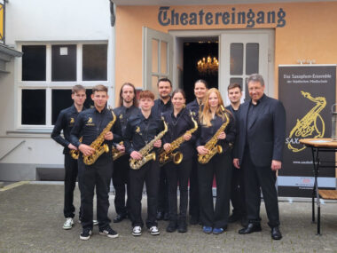 Saxaholics